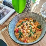 Curry di Ceci al Cocco e Spinaci