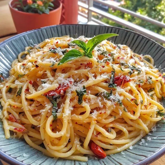 Pasta Aglio e Olio Pronta in 15 Minuti