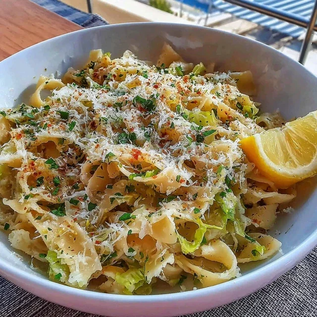 Pasta con Cavolo, Parmigiano e Limone