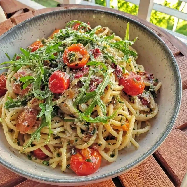 Pasta Fredda al Pesto, Pomodorini e Rucola