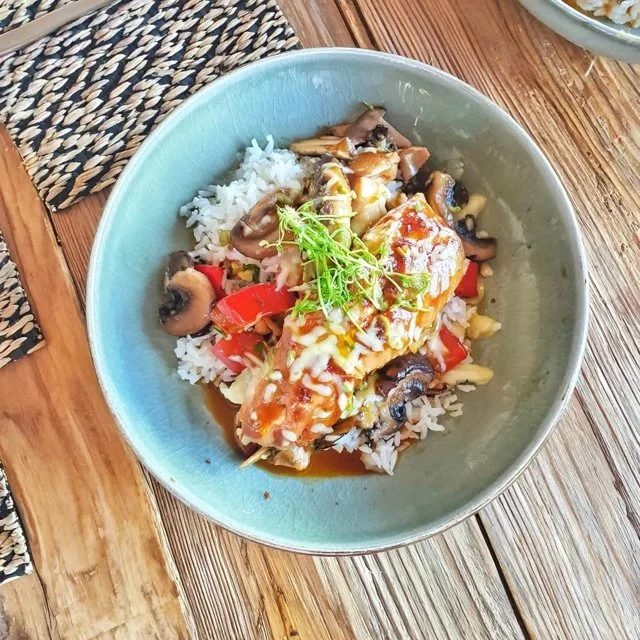 Ricetta del Chicken Teriyaki con Verdure Saltate e Riso – Un Piatto Saporito e Facile da Preparare