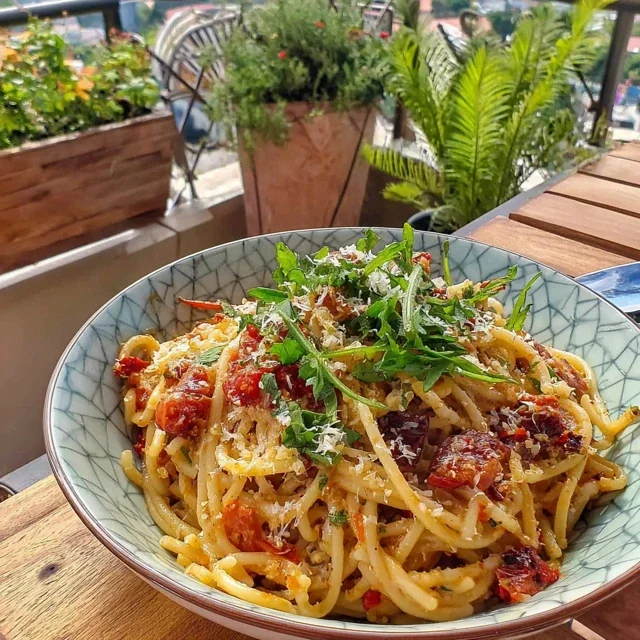 Spaghetti all'Assassina al Sugo Piccante