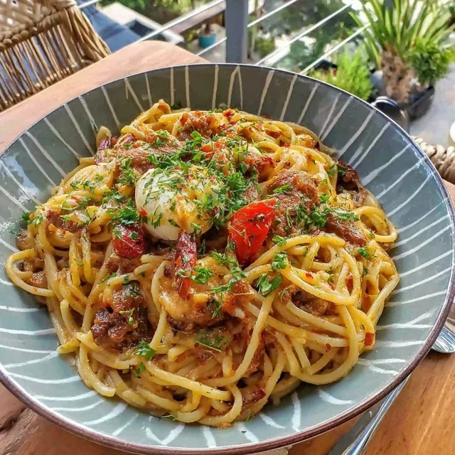 Spaghetti all'Assassina al Sugo Piccante