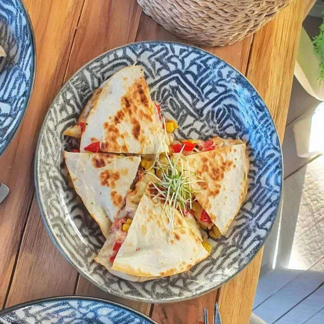 Quesadilla con Formaggio, Mais e Peperoni