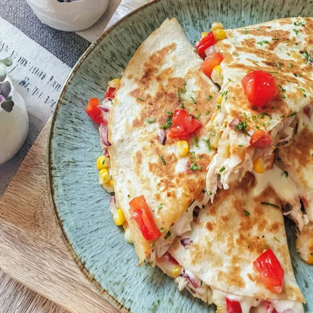 Quesadilla con Formaggio, Mais e Peperoni