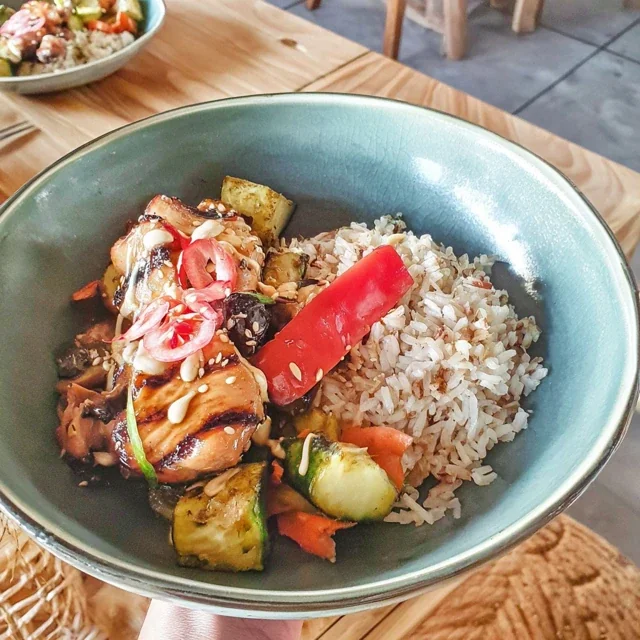 Ricetta del Chicken Teriyaki con Verdure Saltate e Riso – Un Piatto Saporito e Facile da Preparare