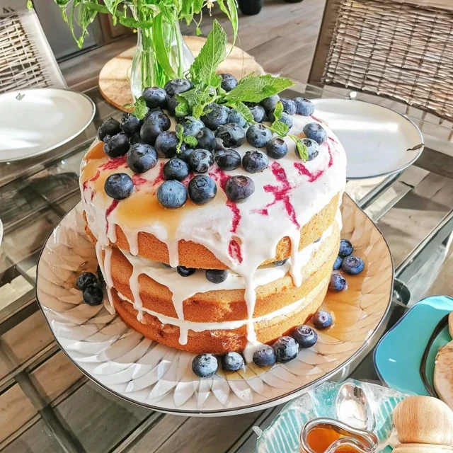 Torta a Strati al Limone e Mirtilli, Un Delizioso Frutto Acidulo