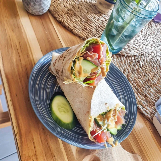 Wrap Leggero con Tonno, Avocado e Cetriolo
