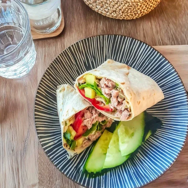 Wrap Leggero con Tonno, Avocado e Cetriolo